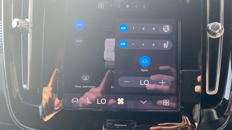 Volvo EX40 185kW Ext Range Plus Black Editon 82kWh 5dr Auto Electric Estate